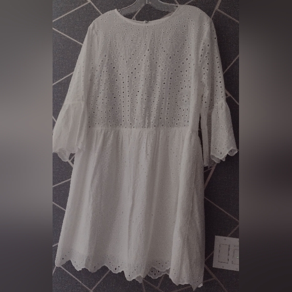 unknown Dresses & Skirts - Eyelet white dress.Size XL